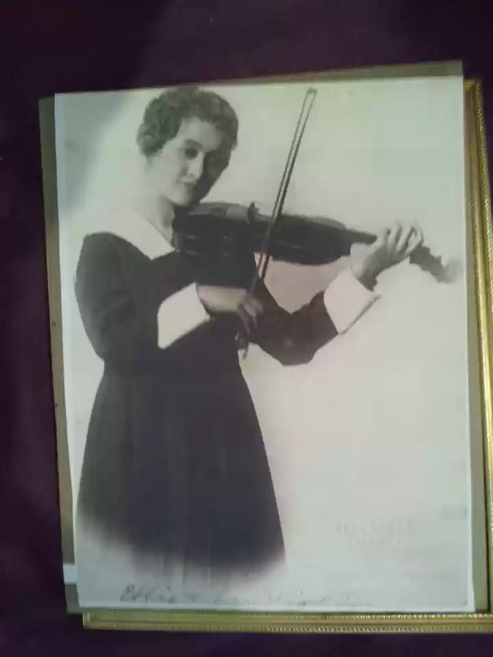 Effie Dugger (young)